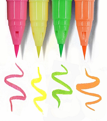 Clean Color Real Brush 002 orange fluorescent  Kuretake